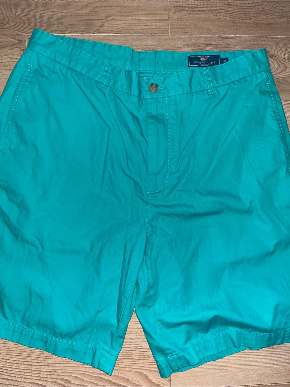 Vineyard Vines CLUB SHORT 36” Greenish color